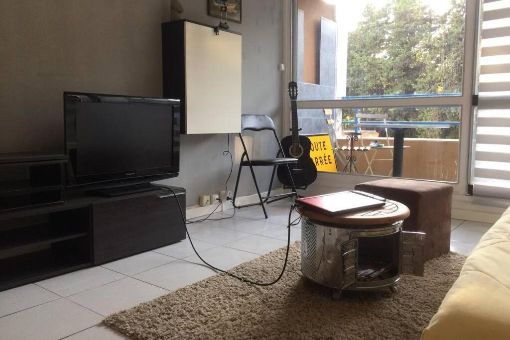 Studio Meuble Ensoleille Fibre Bouygues Nîmes Exterior foto